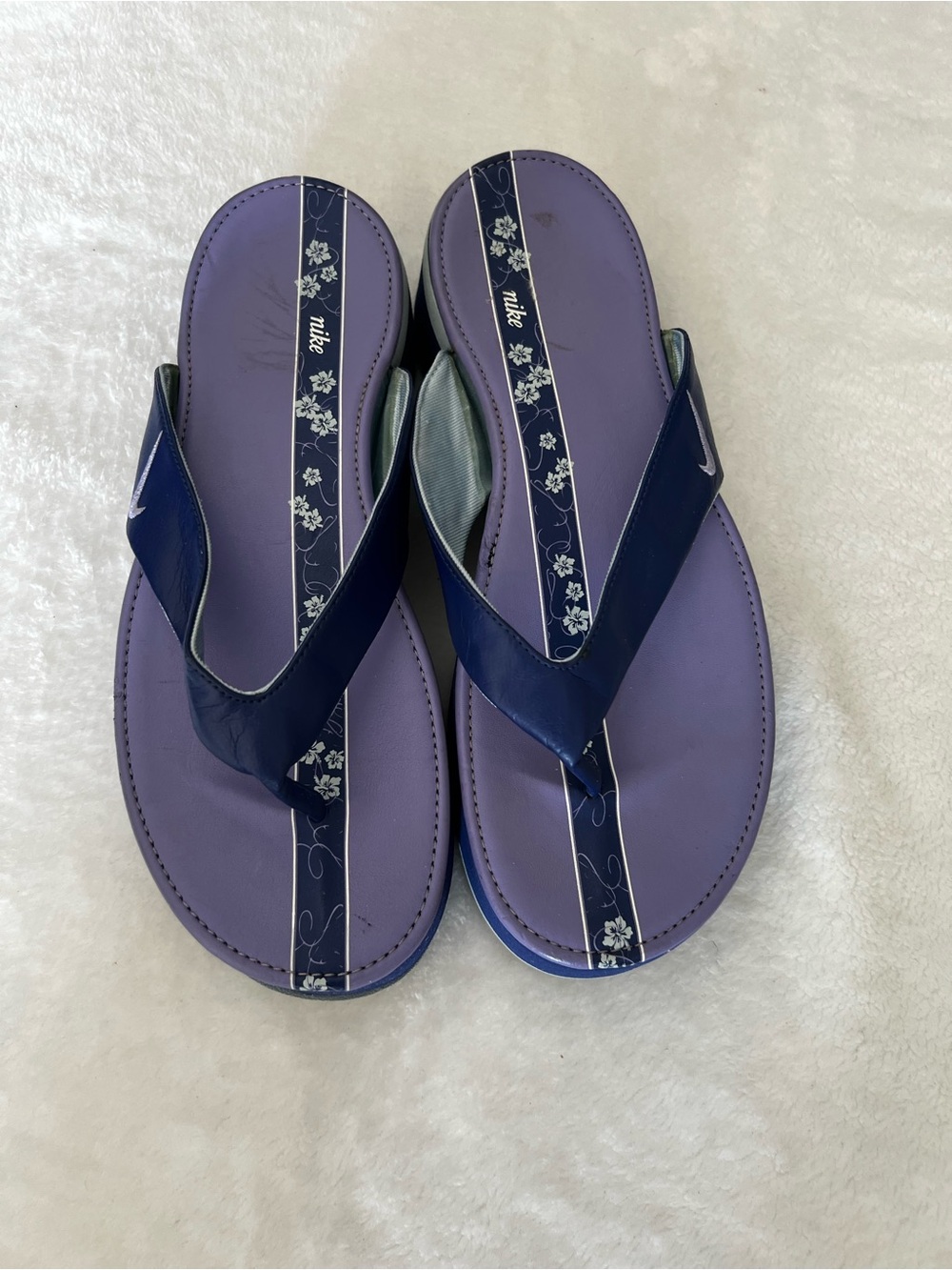 Nike Purple Leather Floral-Trim Thong Sandals
